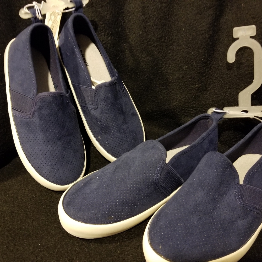NEW! Navy Blue suede boat shoes. Perfect for spring/summer weather. Multiple.